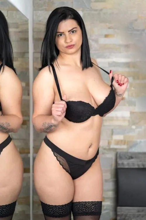 Amira Hot Bild1
