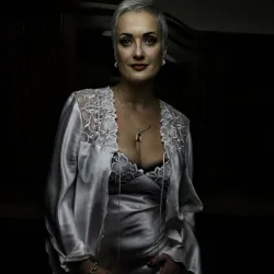 Berliner Erotikmodell Elina - HAUSHOTEL