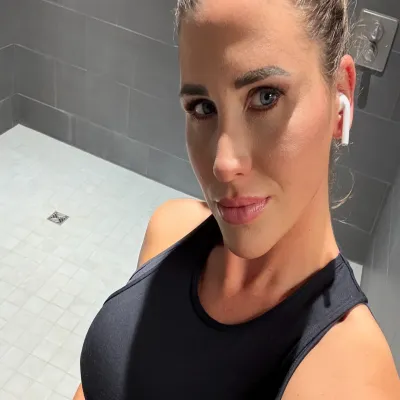 LARA BAUER 