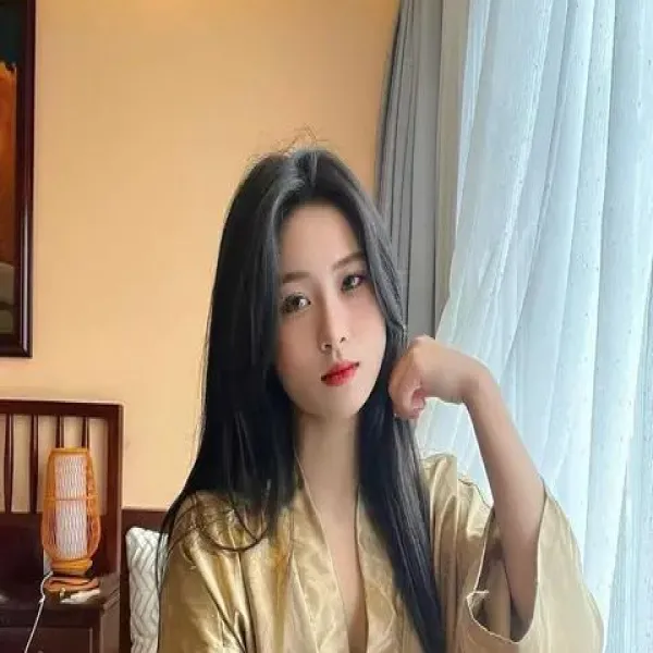 Sex Huren Berlin: Erotikmodell Kaly - ASIAHUREN