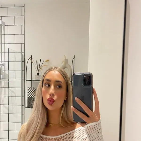 Sex Huren Berlin: Erotikmodell Frida Dubois - HOBBYHUREN