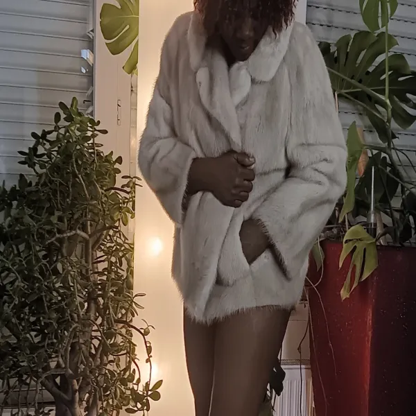Sexinserate Berlin - Tipp: erotikportal/privatemodelle/sexyrosy-943/bilder/geiler-Arsch-leidenschaftlich-erotische-Afrikanerin-bild-02.webp