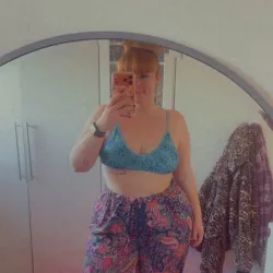 Blowjob Erotikmodell Corinemoreau - PRIVATMODELLE